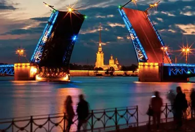 развод мостов на катере