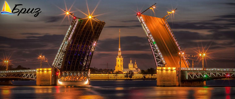 Прогулки на теплоходе в СПб ночью