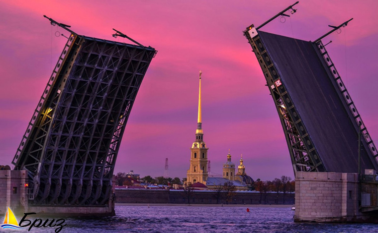 Развод Дворцового моста